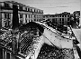 Anni 30, si cominciano a demolire gli edifici davanti a palazzo s.Stefano. A destra via san Francesco e ponte san Lorenzo